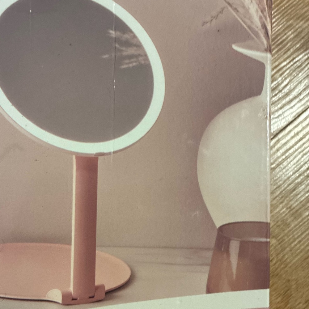 Chic LED Vanity Mirror - Blush Pink
